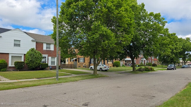 Building Photo - 17556 Snowden St