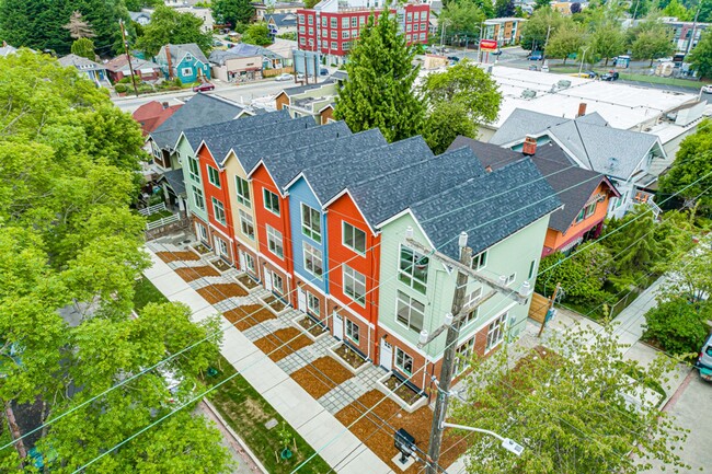 Building Photo - Mt Baker/Madrona Townhouse