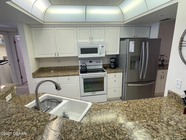 Building Photo - 2055 S Atlantic Ave