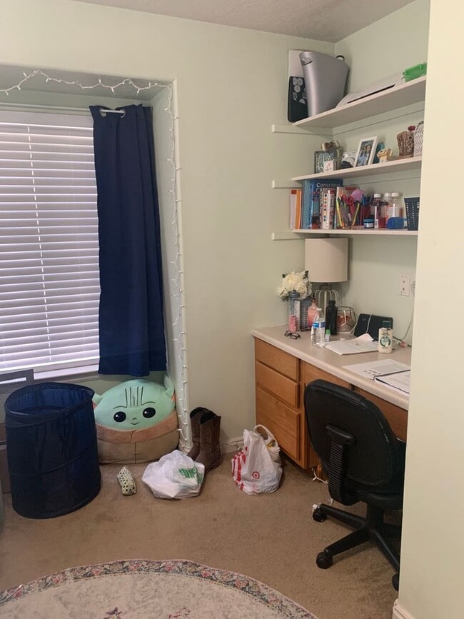 Building Photo - TWO PRIVATE ROOMS available at University Avenue Condos