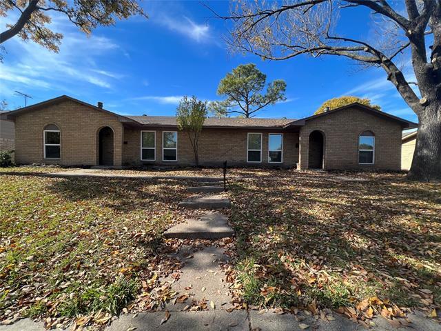 Building Photo - 1301 Sam Houston Dr