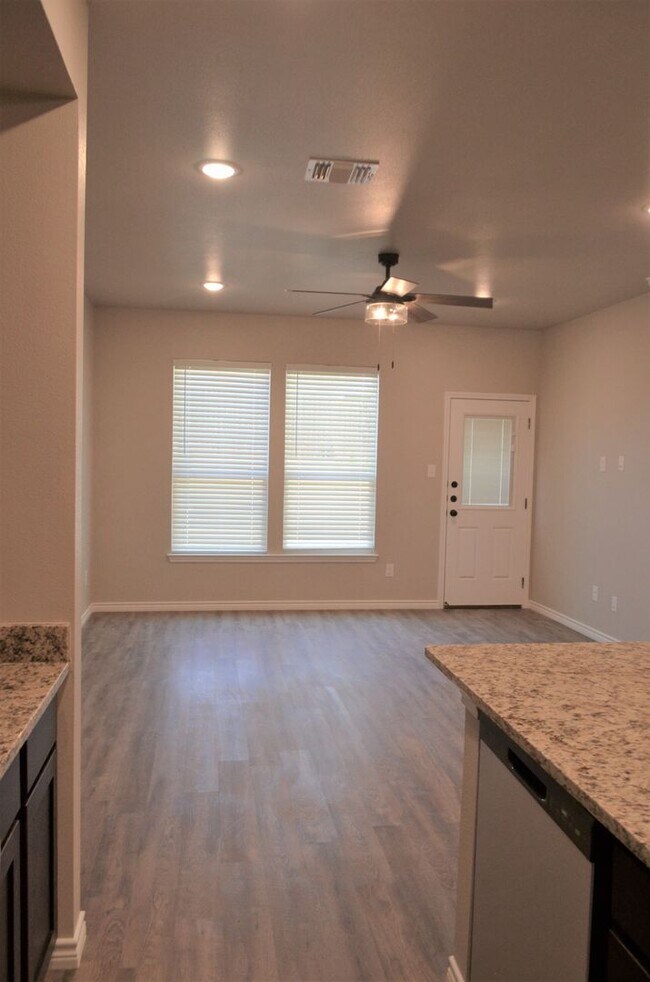 Building Photo - 1713 Castroville Trl