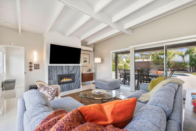 Building Photo - 73409 Little Bend Trail