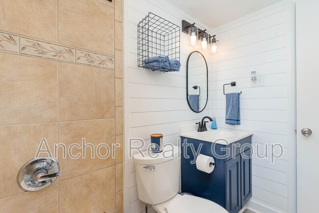 Building Photo - 909 Pacific Ave