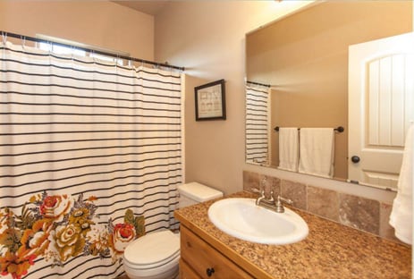 Upstairs Guest Bathroom - 2014 E Mountain Man Dr