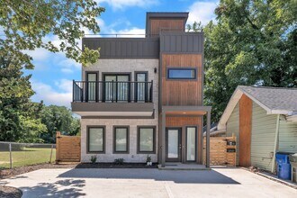 Building Photo - *Modern Construction Luxury Townhome - Downtown Raleigh*