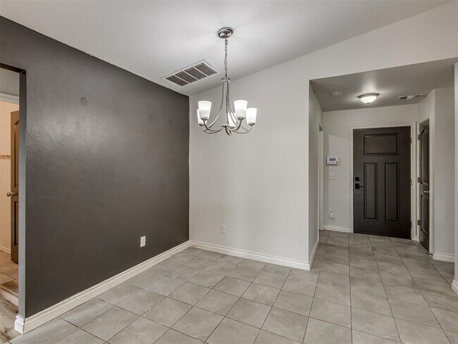 Building Photo - 15120 Nightshade Dr