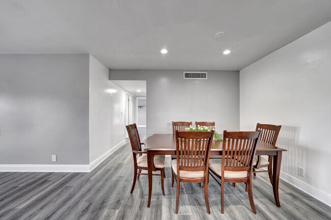 Building Photo - 516 Osprey Dr