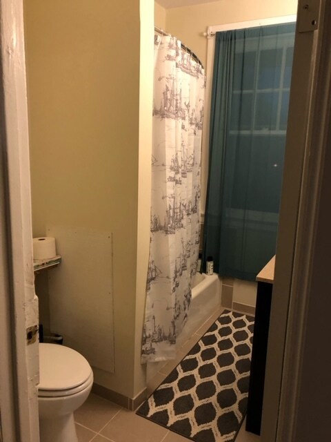 Bathroom - 656 Iglehart Ave