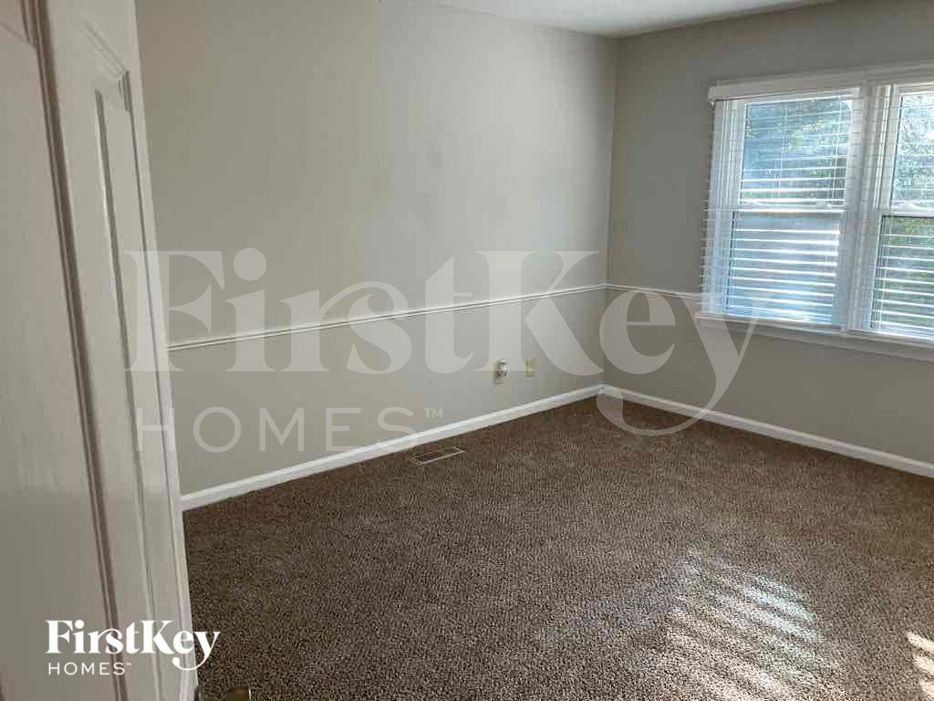 Building Photo - 12 Hickory Knoll Ct