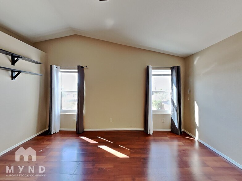 Building Photo - 3233 W Avior Dr