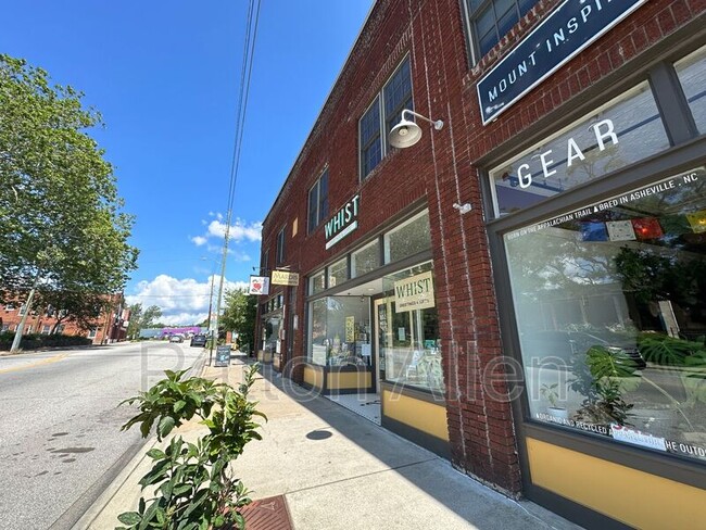 Building Photo - 444 Haywood Rd