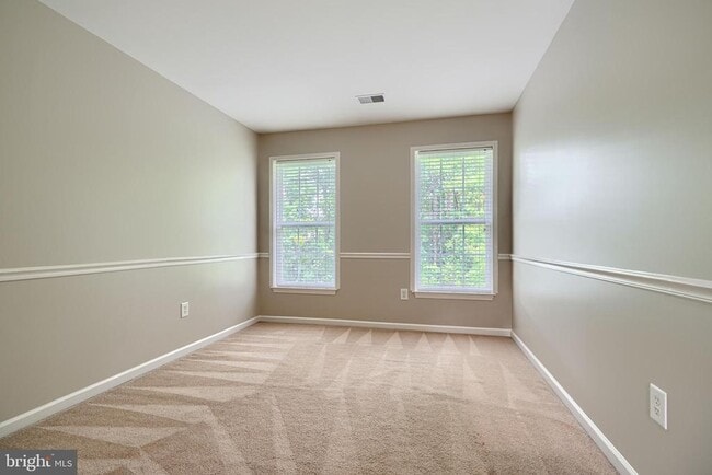 Building Photo - 7211 Lyndsey Way