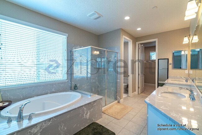 Building Photo - 707 Razorbill St