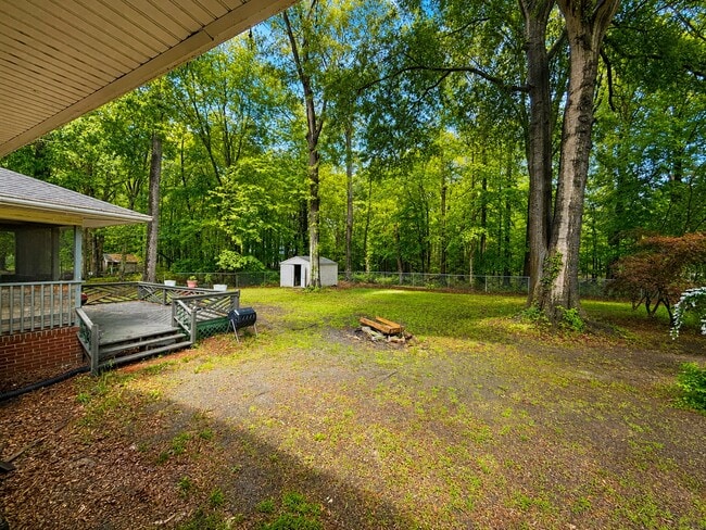 Building Photo - 553 Fernwood Farms Rd