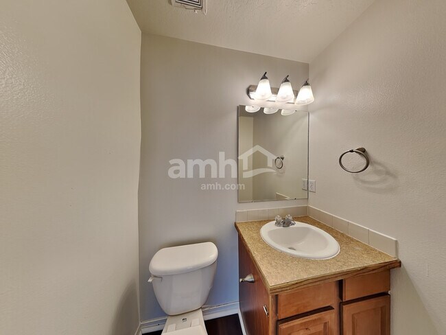 Building Photo - 9220 W Hearthside Dr