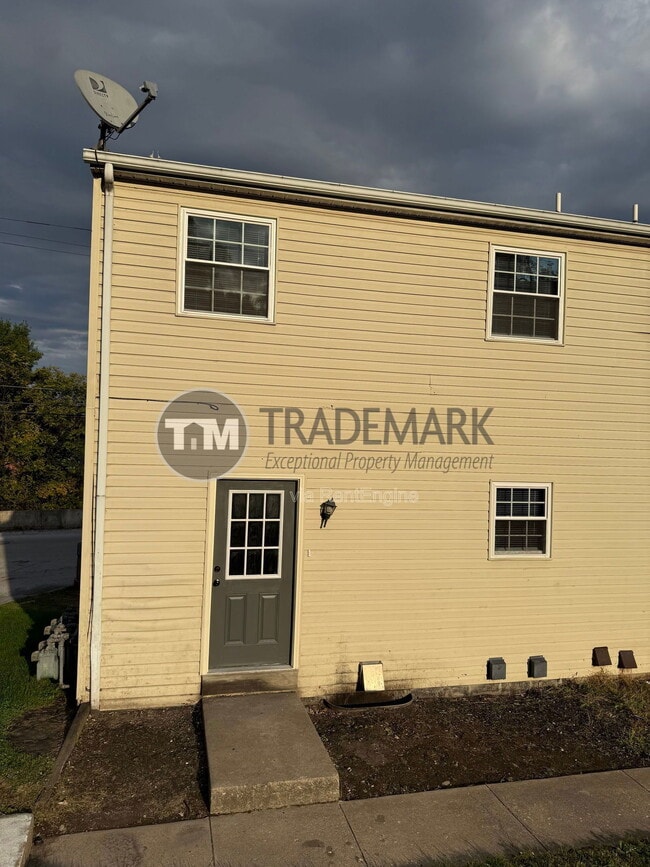 Building Photo - 54 N Front St
