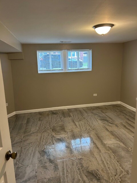 Building Photo - 1640 N Lamon Ave