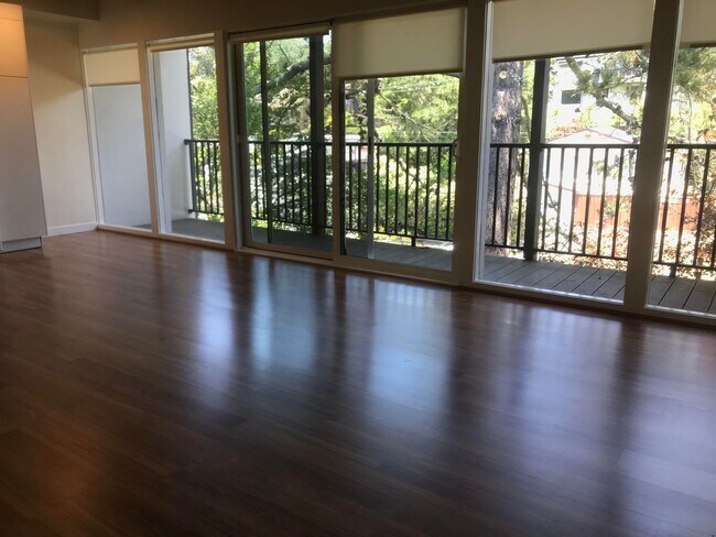 Building Photo - Tranquil and Remodeled 2BR/1BA Updated Uni...