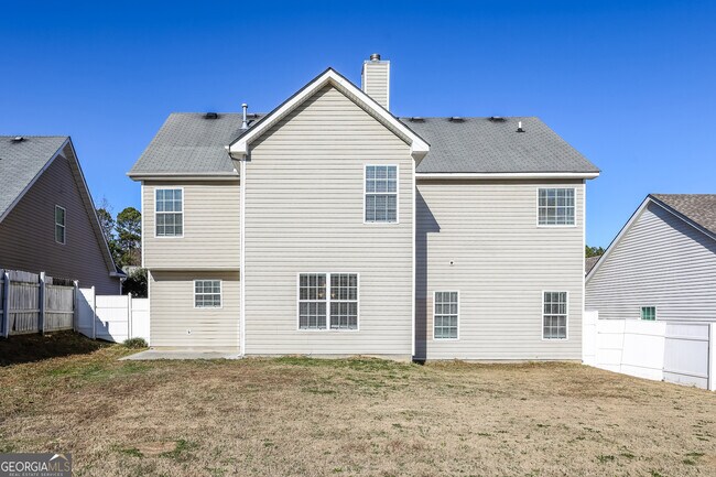 Building Photo - 250 Shadowbrooke Dr