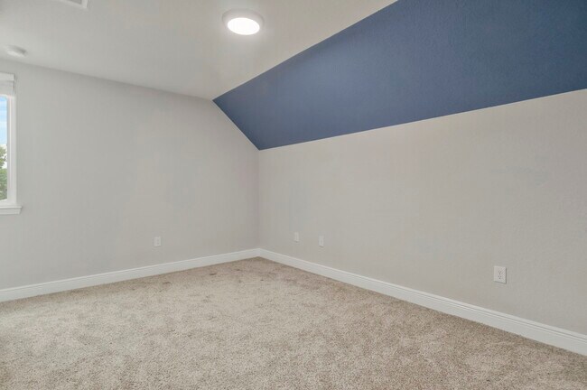 Building Photo - 5402 Parkside Dr