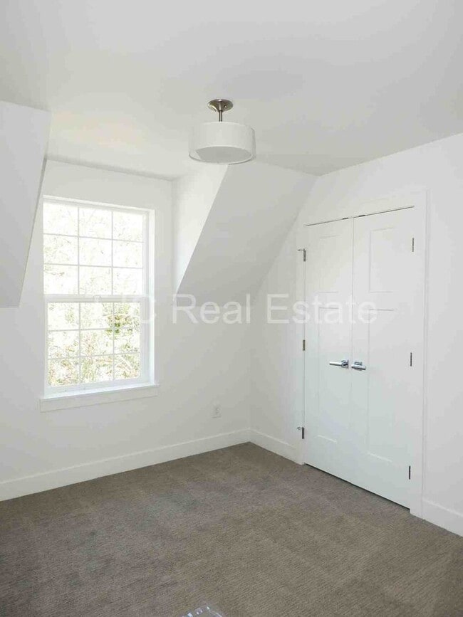 Building Photo - 6704 Ralston Rd