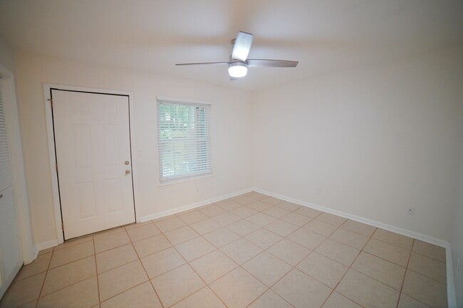 Building Photo - 2 Bed / 2 Bath Near FSU