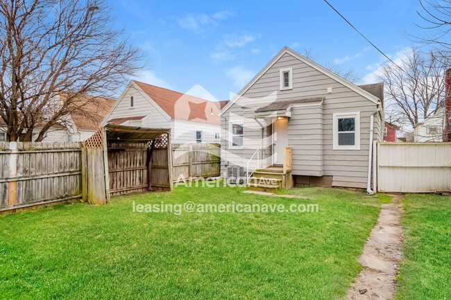 Building Photo - 1736 Mansfield Rd