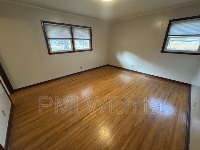 Building Photo - 9601 W Tee Ln