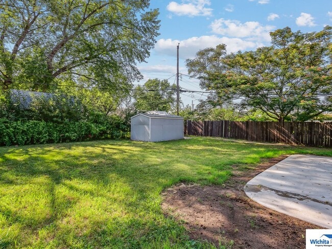 Building Photo - 3 bedroom 1 bath home