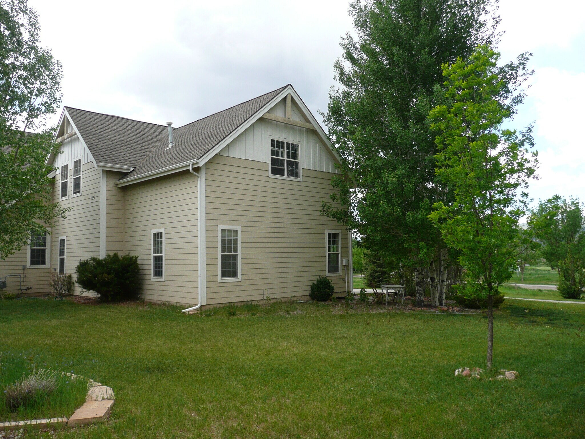 Building Photo - 127 Haystacker Dr