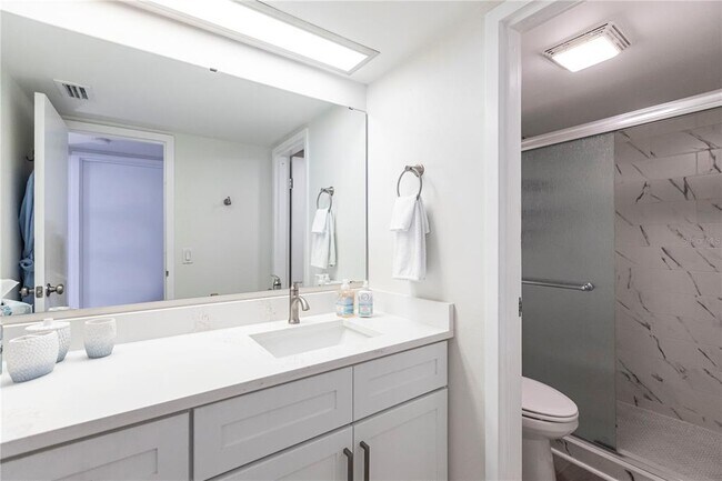 Building Photo - 1055 W Peppertree Dr