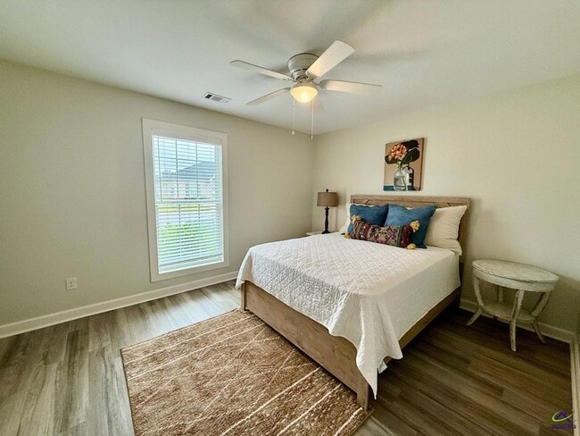 Building Photo - 123 Webster Wy