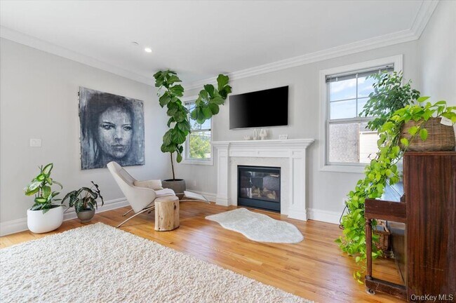 Building Photo - 545 E Fulton St