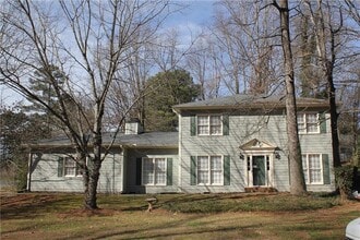 Building Photo - 2677 Colony Cir