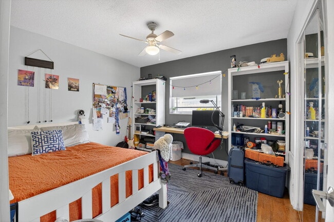 Building Photo - 1010 SW 2nd St