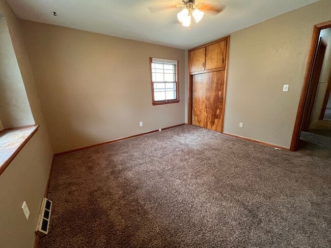 Building Photo - Beautiful 3 bedroom home