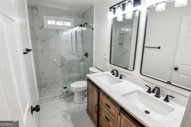 Building Photo - 1865 Oak Tree Hollow