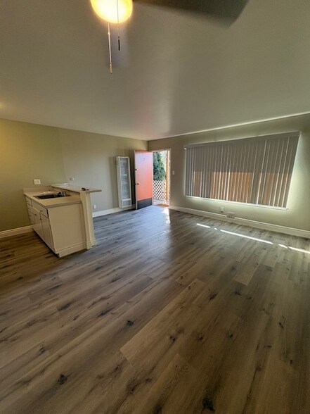 Building Photo - 5412 Claremont Ave