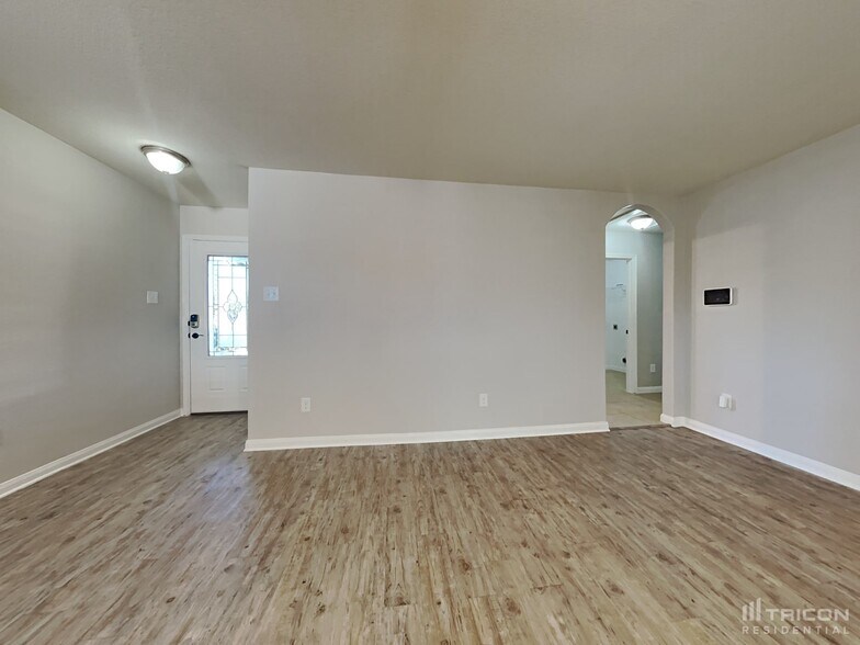 Building Photo - 1525 Treeta Trail