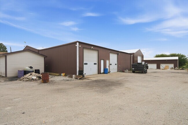 Building Photo - 24134 IL-53