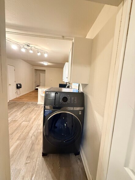 Building Photo - 3108 Oakland Ave