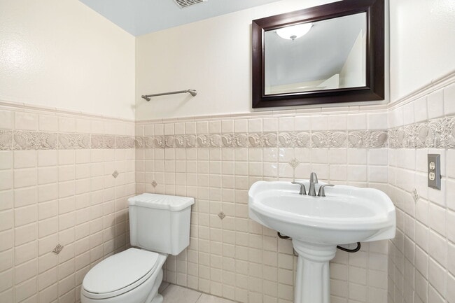 Building Photo - 2450 E Del Mar Blvd