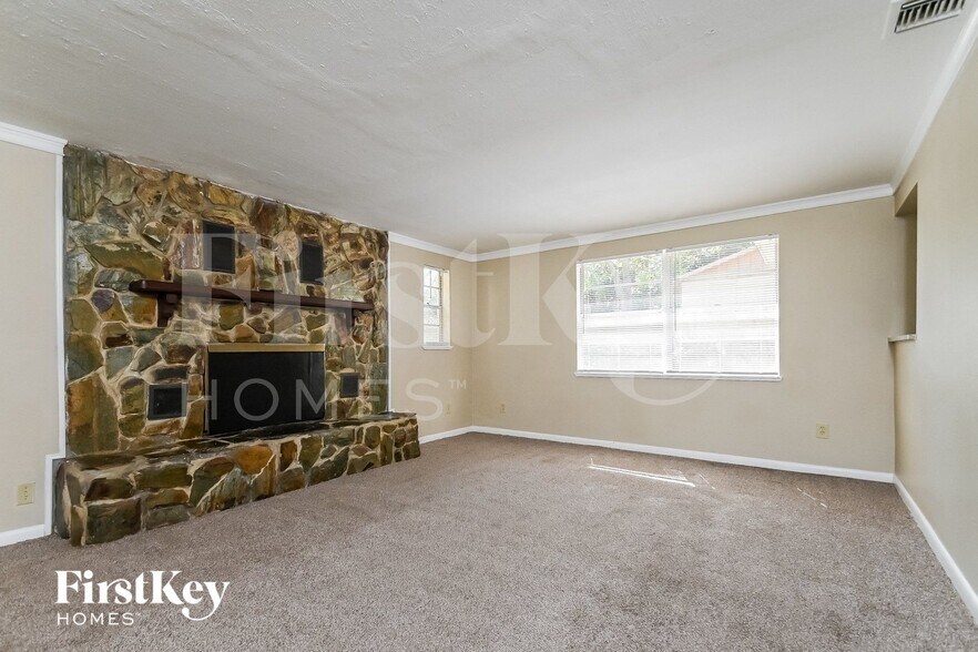 Building Photo - 1104 Tiburon Dr