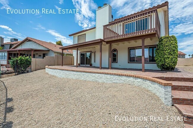 Building Photo - 2033 S Paseo Loma