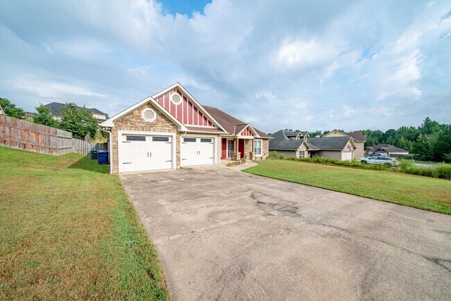 Building Photo - 128 Lee Rd 2180