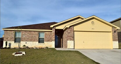 Building Photo - 2711 Tara Dr