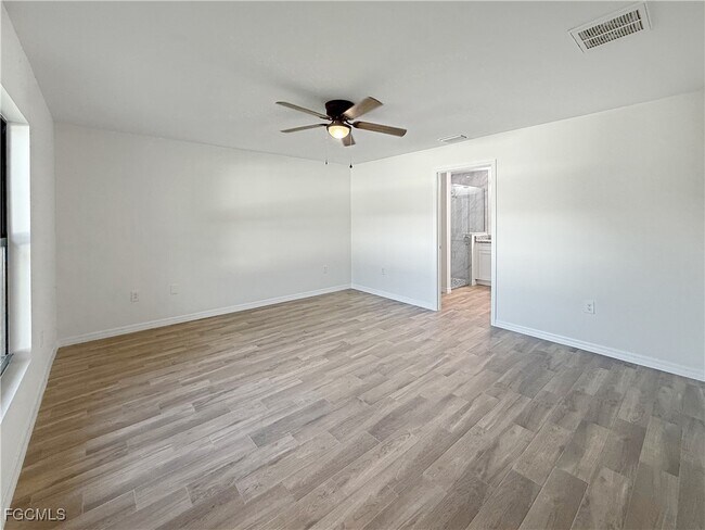 Building Photo - 8157 Albatross Rd