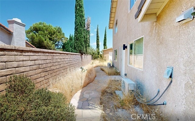 Building Photo - 5637 Redwood Ave