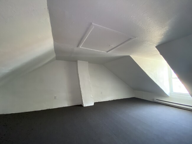 Building Photo - 530 S Duke St